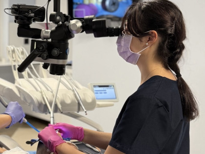 Дентална клиника Уайт Епъл / White Apple Dental Clinic