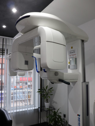 Д-р Михаил Николов