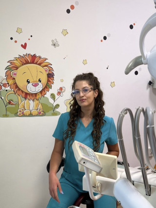 Д-р Светла Савтова