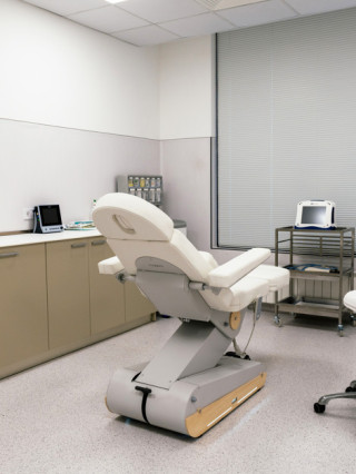 Д-р Ангел Тончев