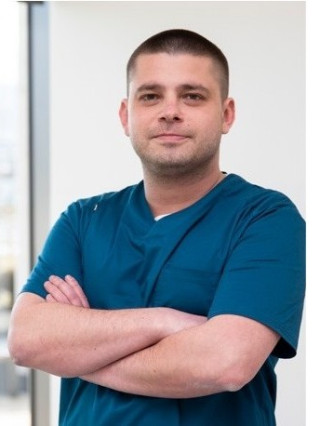 Д-р Светослав Маринов