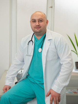 Д-р Сергей Стамов