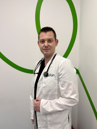 Д-р Дениз Кушев