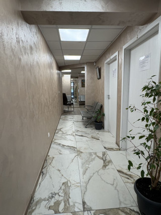 Д-р Норин Хан