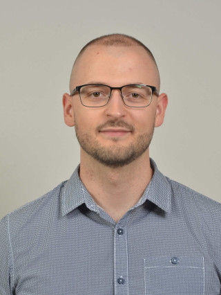 Д-р Джем Даракчъ