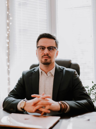 Калоян Б. Божанов