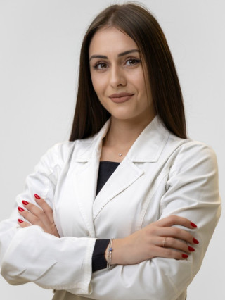 Д-р Ивелина Маринова