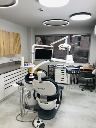 Д-р Весела Динева