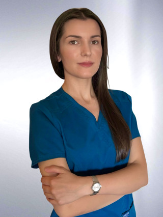 Д-р Бетина Лозанова