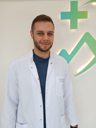 Д-р Андриан Денев