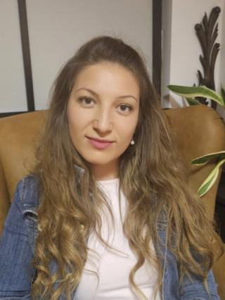 Неда Велинова