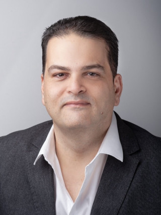 Д-р Красимир Вакрилов