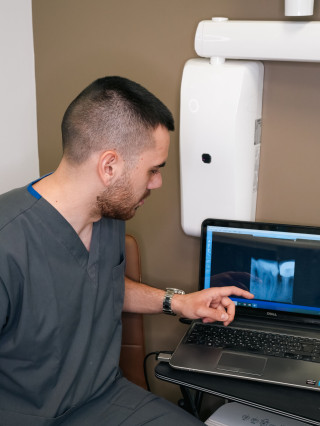 Д-р Калоян Върбов