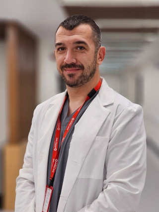 Д-р Мюстежеб Щерев