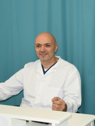 Д-р Любомир Петров