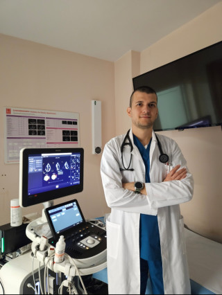 Д-р Петър Колев