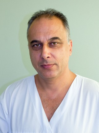 Д-р Емил Петков
