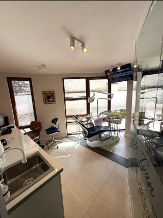 Д-р Борислав Стаменов