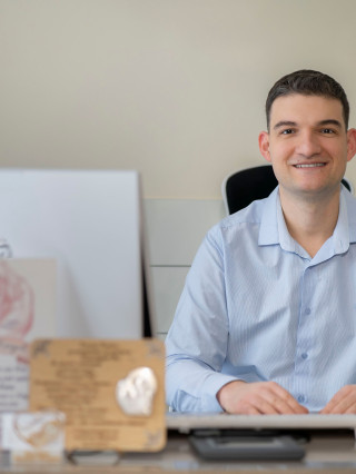 Д-р Крум Владов, д.м.