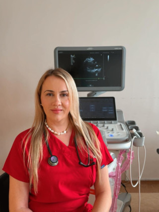 Д-р Саня Динов