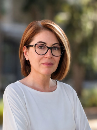 Камелия Николова