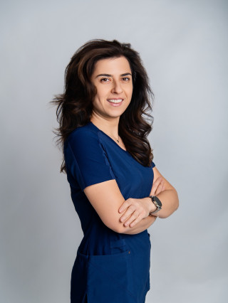 Д-р Вероника Попова