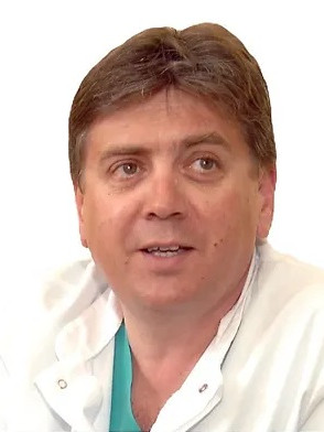 Доц. Олег Чолаков
