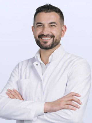 Д-р Алдин Али, дм