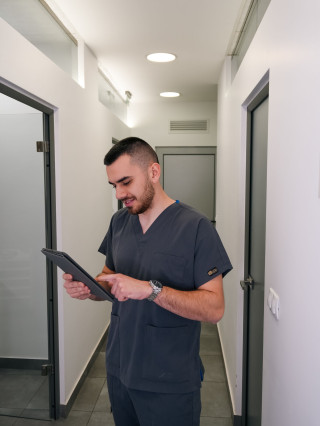 Д-р Калоян Върбов