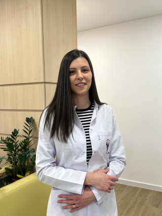 Д-р Дана Дикова