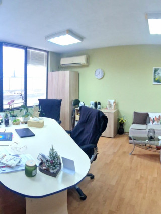 Нина Николова