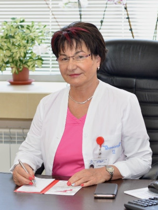 Д-р Кана Принова