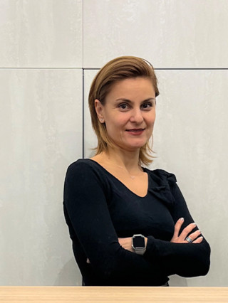 Д-р Сесил Кедикова, дм