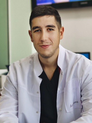 Д-р Николай Черкезов