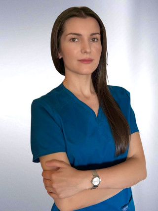 Д-р Бетина Лозанова