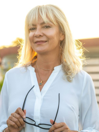 Ани Халваджиян
