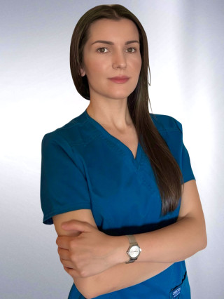 Д-р Бетина Лозанова