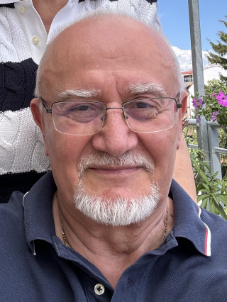 Проф. Веселин Петров, дм