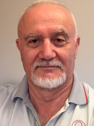 Проф. Веселин Петров, дм