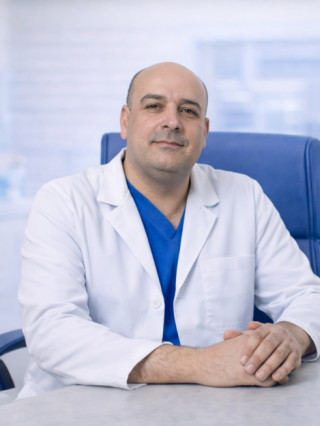 Д-р Луай Канхуш