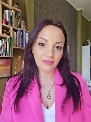 Таня Кръстева