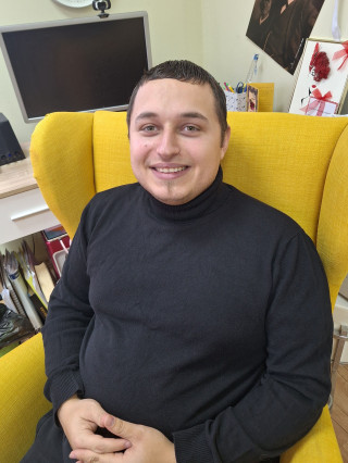 Манол Апостолов