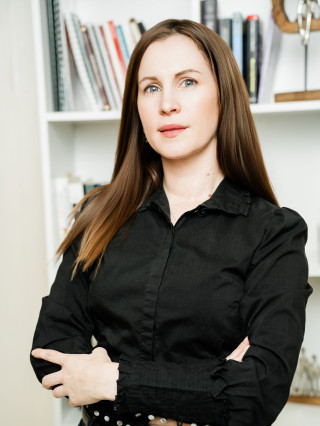 Нели Славова