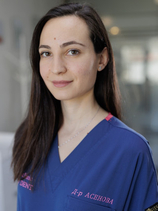 Д-р Естела Асенова