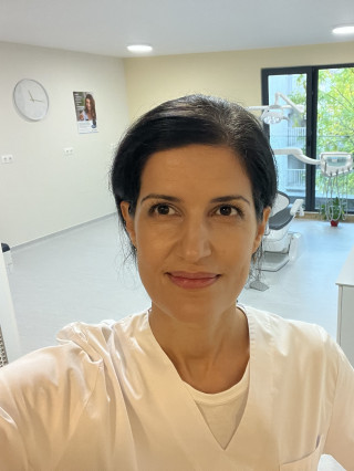 Д-р Нели Делчева