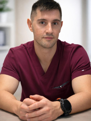 Д-р Даниел Иванов