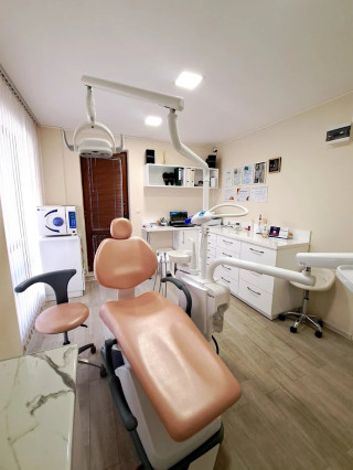 Д-р Михаела Нещерова