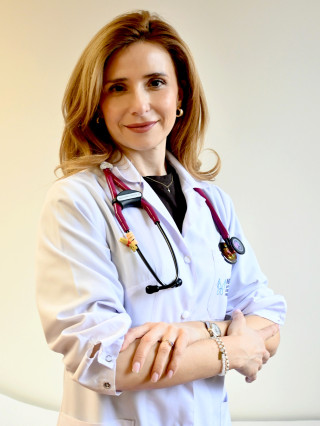 Доц. Снежина Лазова, дм