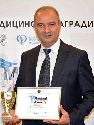 Доц. Анатолий Карашмалъков, дм