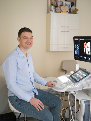 Д-р Крум Владов, д.м.